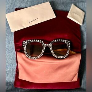🔥ULTRA RARE🔥AUTH GUCCI—NWOT✨CRYSTAL STAR STUDDED 
HOLLYWOOD FOREVER SUNGLASSES